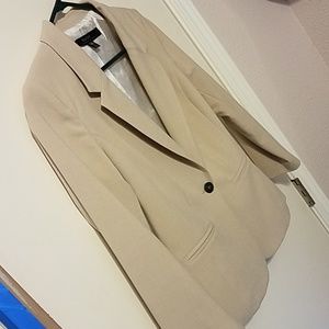 Cream blazer w/silk liner